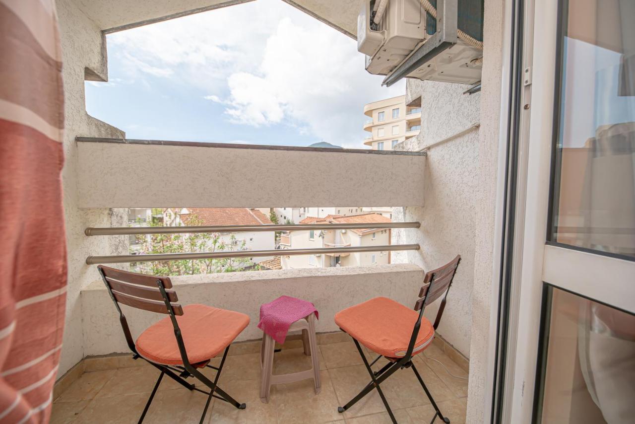 Ferienwohnung Fairytale 1 And 2 Budva Exterior foto